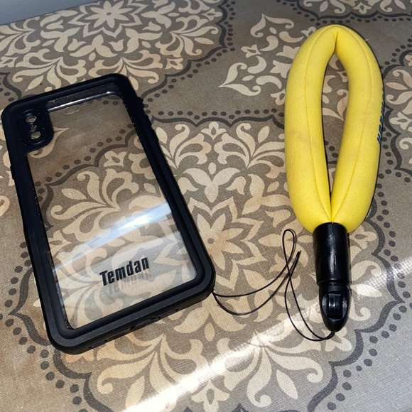 IPHONE X WATERPROOF CASE WITH FLOATING WRISTLET - Picture 1 of 3